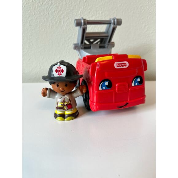 Fisher-Price Little People Pick-Up Truck and Fire Engine toy lot with Figures - Picture 9 of 9